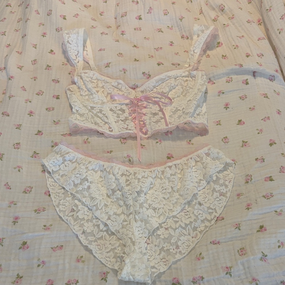 Lace Bralette & Brief Set - White with Pink Trim NEVER WORN TOP L BOTTOM S